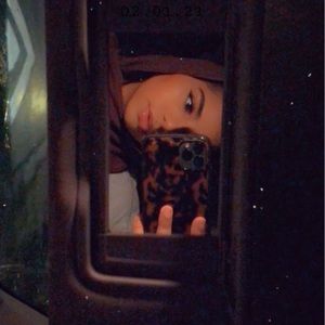 Meet your Posher, Ayoon